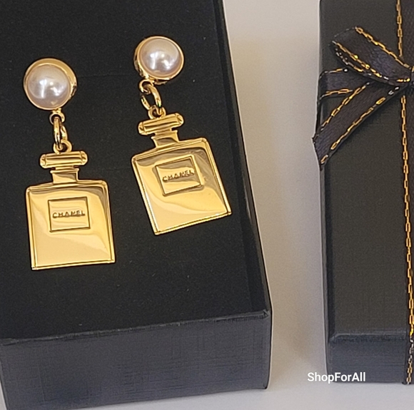 Chanel - Picture 5 of 16